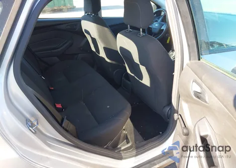 2016 Ford Focus S z USA, uszkodzony, nr VIN 1FADP3E26GL353009